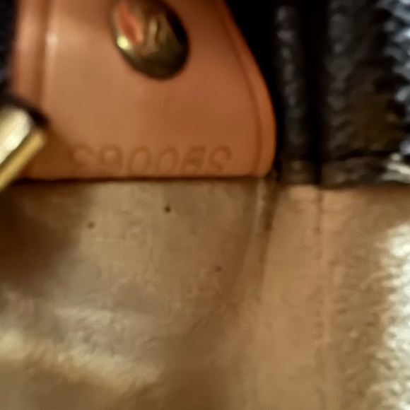 Louis Vuitton - Picture 11 of 11